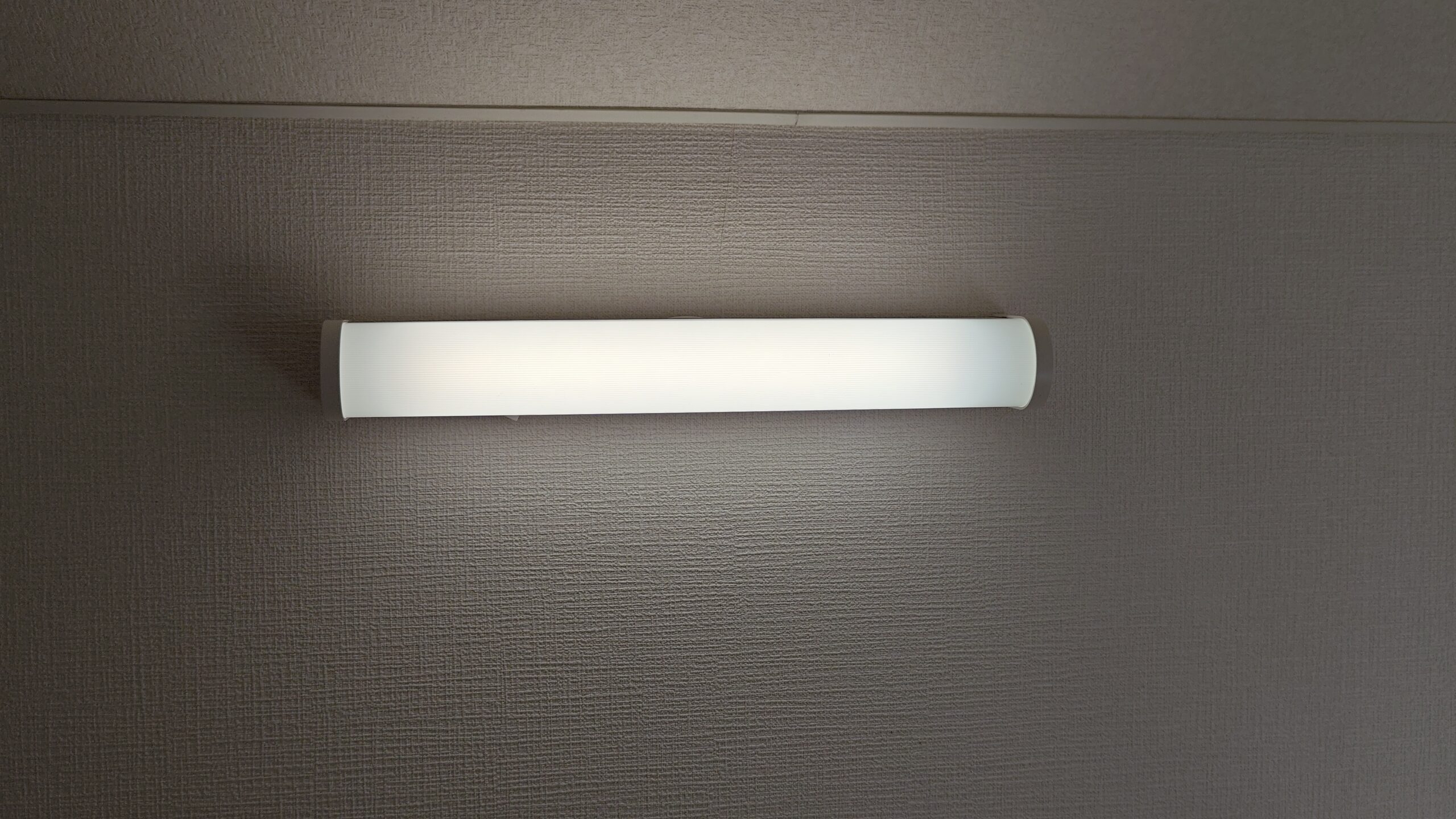 施工後：ロフト内照明交換(LED)